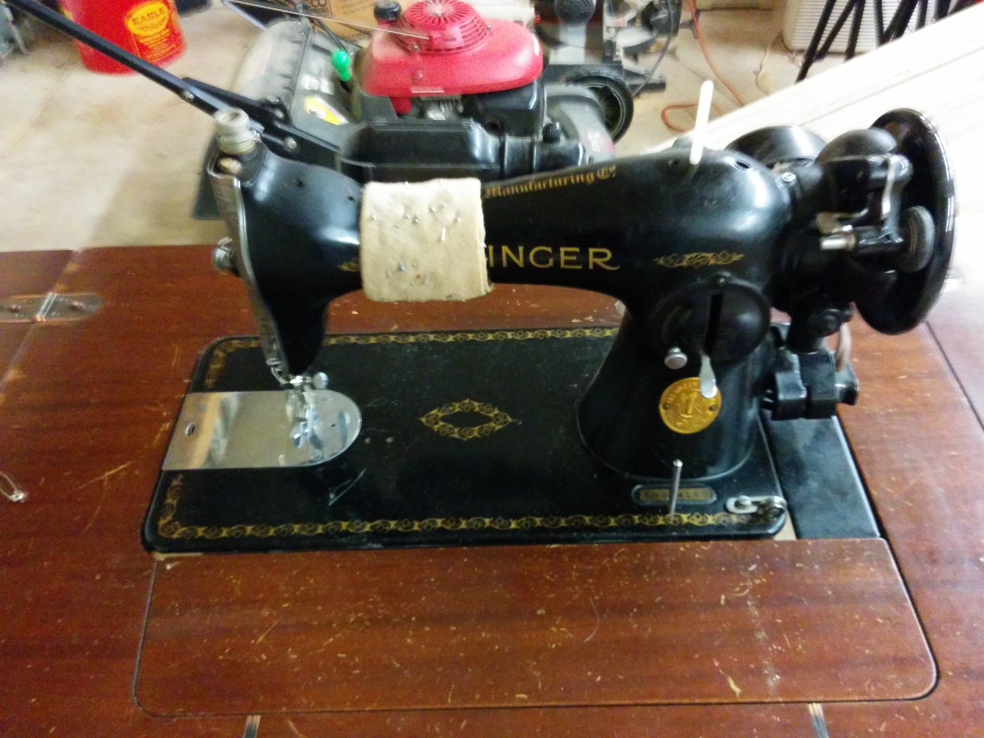 The Singer 306k: Value, Review and How to Thread and Use